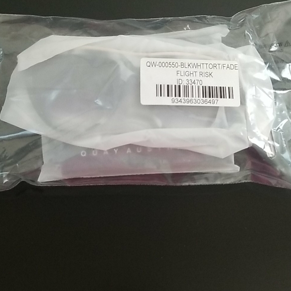 Quay Australia Flight Risk Sunglasses BLKWHTTORT - Picture 11 of 12